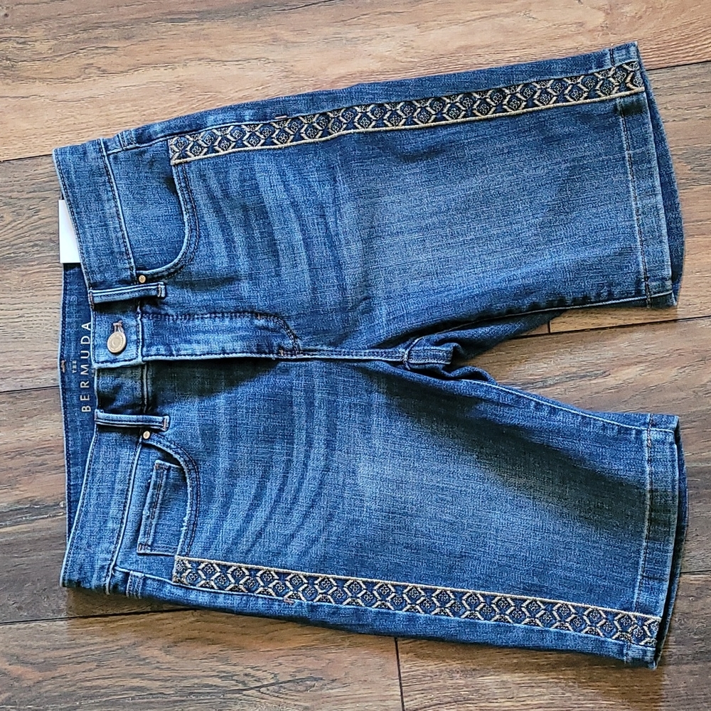 White House Black Market Denim Shorts Sz 2